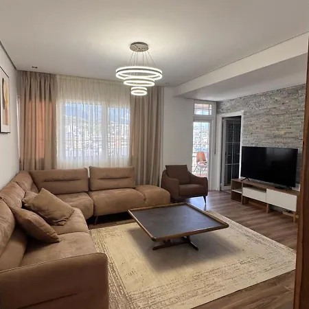 Skyline Retreat Fresku Lejlighed Tirana
